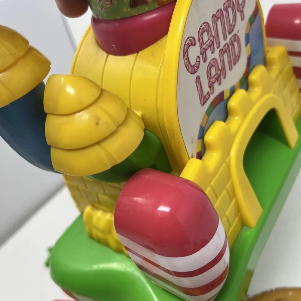 Hasbro Candyland Castle Game 2007 gingerbread people tokens Incomplete